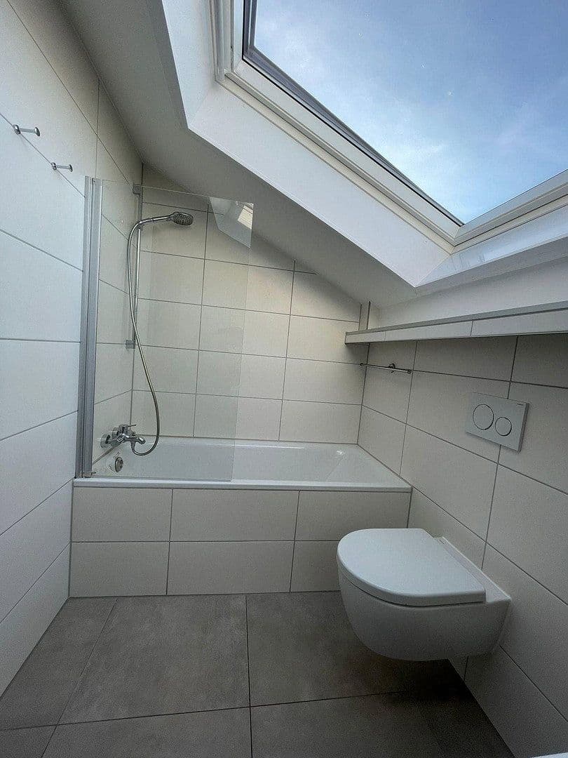 Prodej domu 118 m², pozemek 324 m², Schwieberdingen, Bádensko-Württembersko Prodej domu 118 m², pozemek 324 m², Schwieberdingen, Bádensko-Württembersko