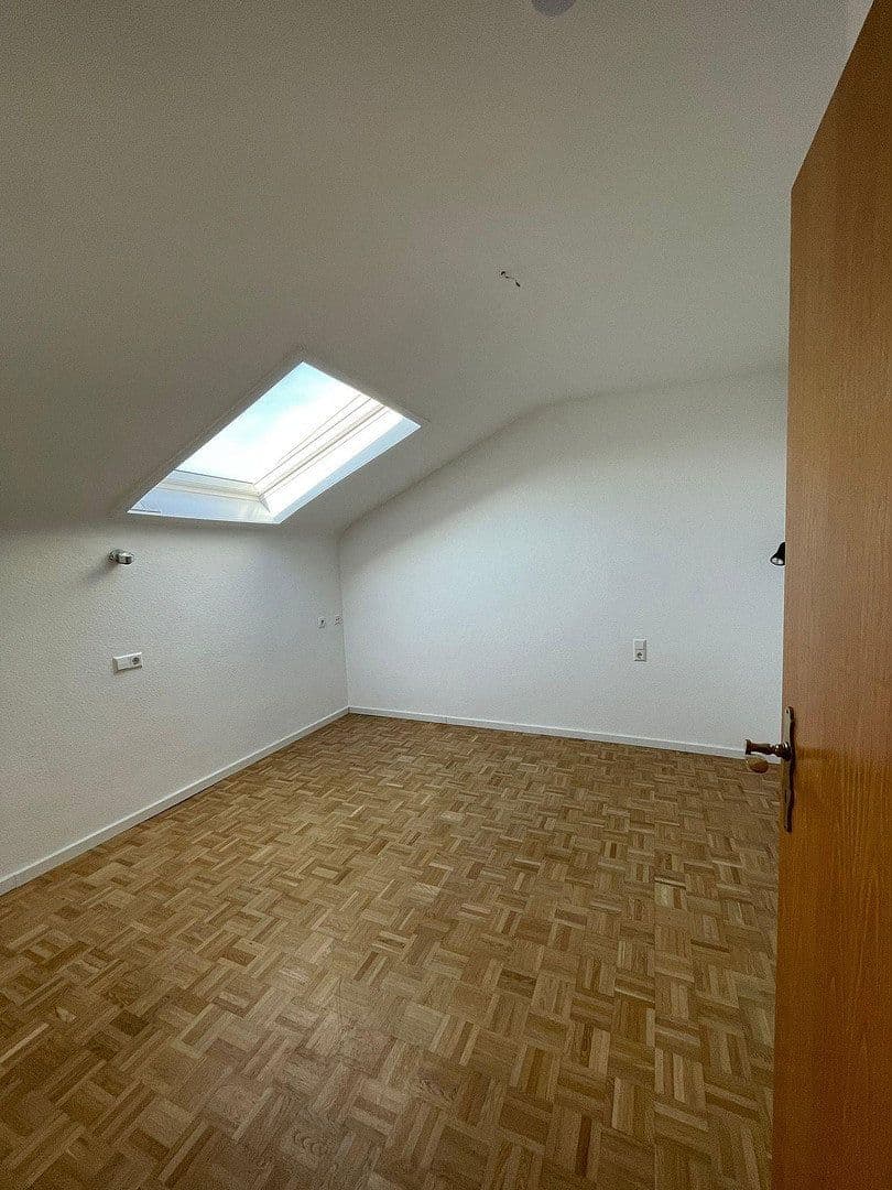 Prodej domu 118 m², pozemek 324 m², Schwieberdingen, Bádensko-Württembersko Prodej domu 118 m², pozemek 324 m², Schwieberdingen, Bádensko-Württembersko