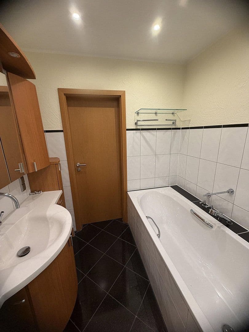 Prodej bytu 4+1 98 m², Am Braken 14, Wülfrath, Severní Porýní-Vestfálsko Prodej bytu 4+1 98 m², Am Braken 14, Wülfrath, Severní Porýní-Vestfálsko