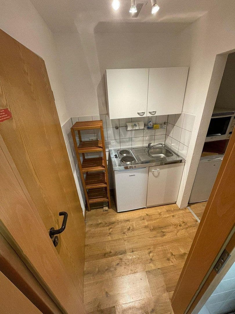 Pronájem bytu 1+1 20 m², Bismarckstr. 4, Kaiserslautern, Porýní-Falc Pronájem bytu 1+1 20 m², Bismarckstr. 4, Kaiserslautern, Porýní-Falc