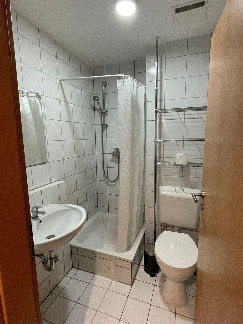 Pronájem bytu 1+1 20 m², Bismarckstr. 4, Kaiserslautern, Porýní-Falc Pronájem bytu 1+1 20 m², Bismarckstr. 4, Kaiserslautern, Porýní-Falc