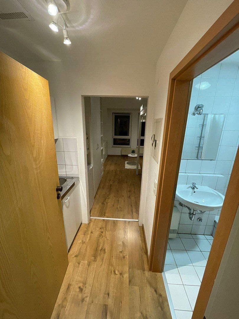 Pronájem bytu 1+1 20 m², Bismarckstr. 4, Kaiserslautern, Porýní-Falc Pronájem bytu 1+1 20 m², Bismarckstr. 4, Kaiserslautern, Porýní-Falc