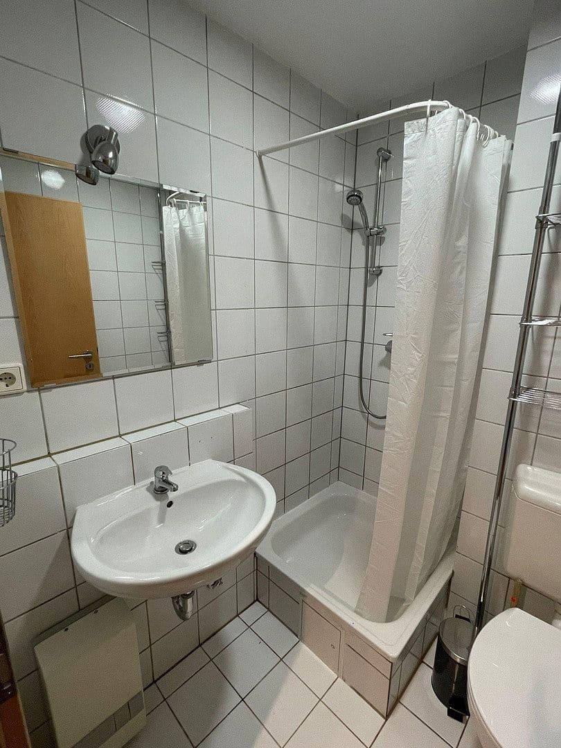 Pronájem bytu 1+1 20 m², Bismarckstr. 4, Kaiserslautern, Porýní-Falc Pronájem bytu 1+1 20 m², Bismarckstr. 4, Kaiserslautern, Porýní-Falc