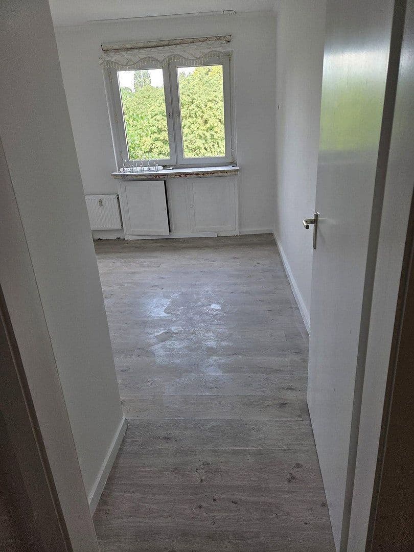 Pronájem bytu 3+1 89 m², Schmiedstraße 25, Oberhausen, Severní Porýní-Vestfálsko Pronájem bytu 3+1 89 m², Schmiedstraße 25, Oberhausen, Severní Porýní-Vestfálsko