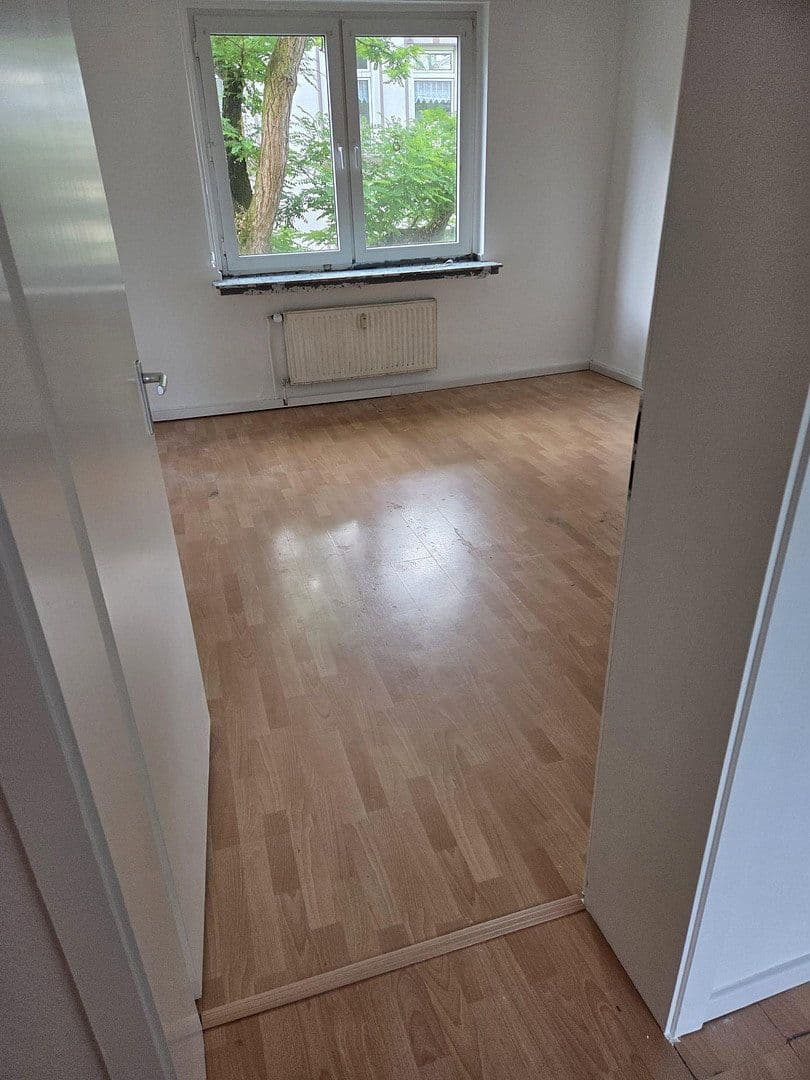 Pronájem bytu 3+1 89 m², Schmiedstraße 25, Oberhausen, Severní Porýní-Vestfálsko Pronájem bytu 3+1 89 m², Schmiedstraße 25, Oberhausen, Severní Porýní-Vestfálsko