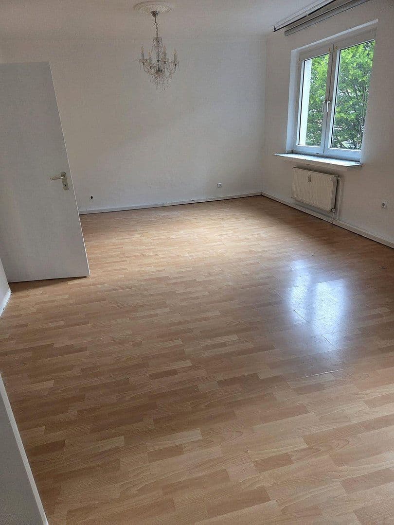 Pronájem bytu 3+1 89 m², Schmiedstraße 25, Oberhausen, Severní Porýní-Vestfálsko Pronájem bytu 3+1 89 m², Schmiedstraße 25, Oberhausen, Severní Porýní-Vestfálsko