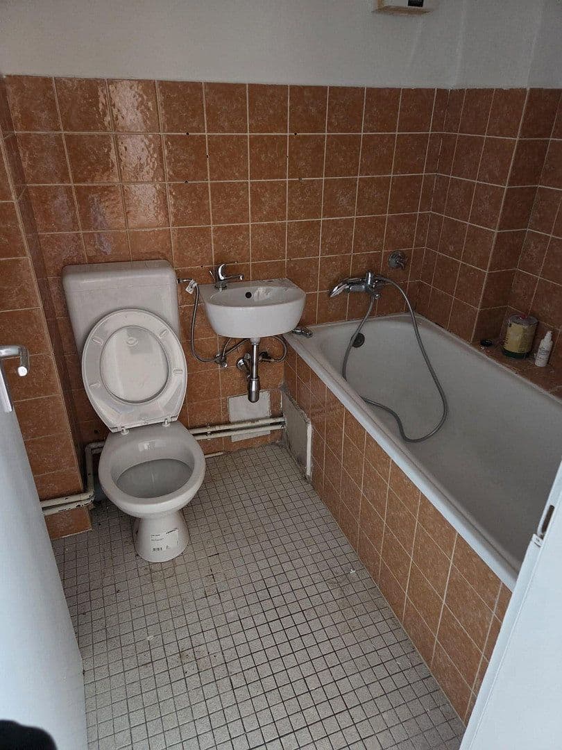 Pronájem bytu 3+1 89 m², Schmiedstraße 25, Oberhausen, Severní Porýní-Vestfálsko Pronájem bytu 3+1 89 m², Schmiedstraße 25, Oberhausen, Severní Porýní-Vestfálsko