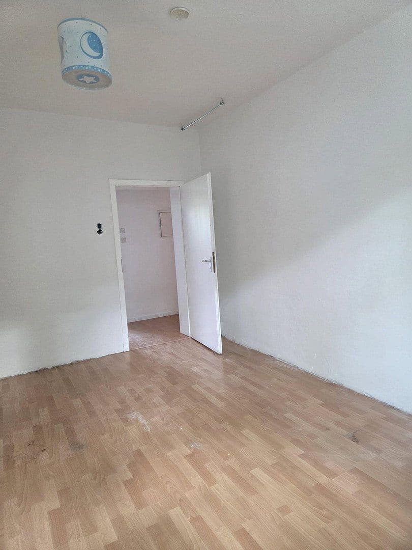 Pronájem bytu 3+1 89 m², Schmiedstraße 25, Oberhausen, Severní Porýní-Vestfálsko Pronájem bytu 3+1 89 m², Schmiedstraße 25, Oberhausen, Severní Porýní-Vestfálsko