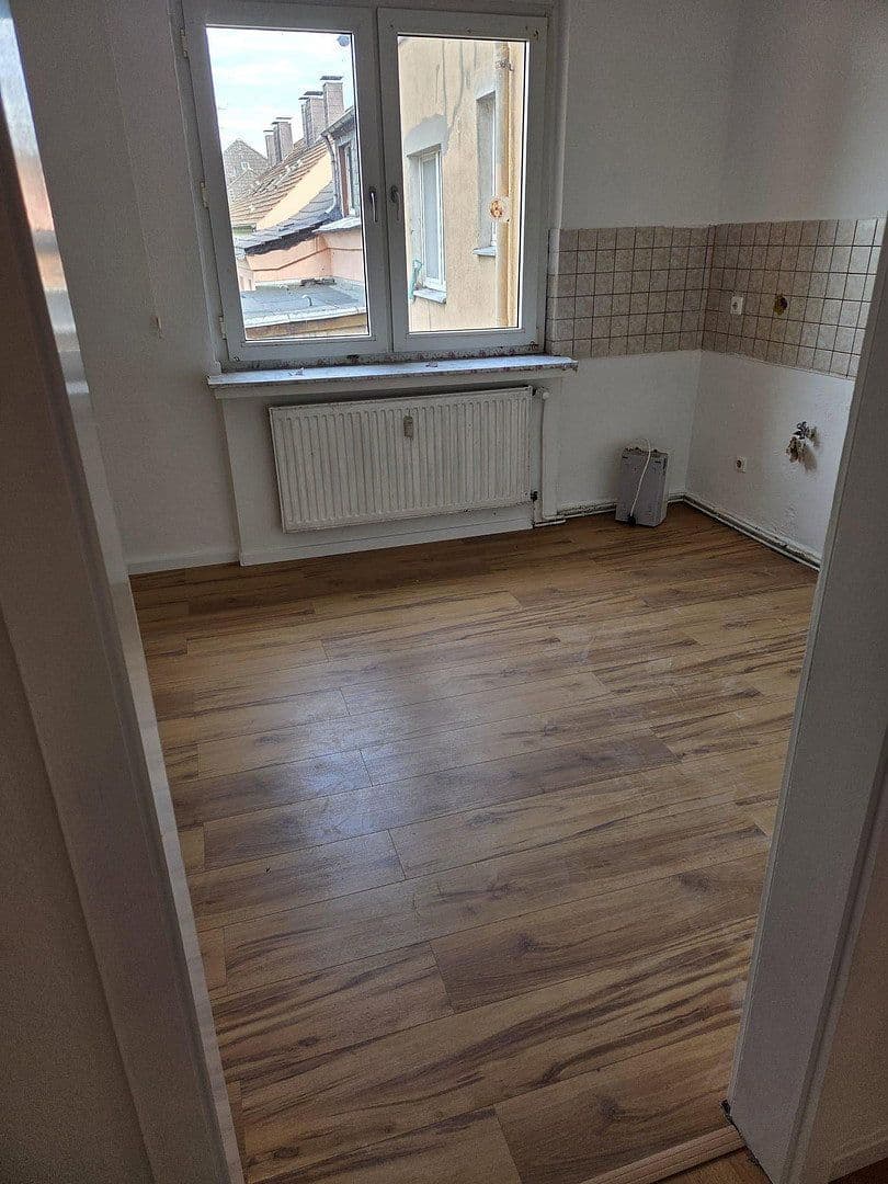 Pronájem bytu 3+1 89 m², Schmiedstraße 25, Oberhausen, Severní Porýní-Vestfálsko Pronájem bytu 3+1 89 m², Schmiedstraße 25, Oberhausen, Severní Porýní-Vestfálsko