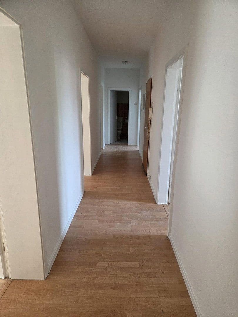 Pronájem bytu 3+1 89 m², Schmiedstraße 25, Oberhausen, Severní Porýní-Vestfálsko Pronájem bytu 3+1 89 m², Schmiedstraße 25, Oberhausen, Severní Porýní-Vestfálsko