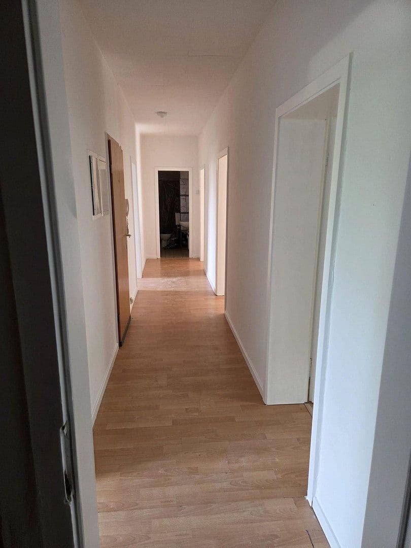 Pronájem bytu 3+1 89 m², Schmiedstraße 25, Oberhausen, Severní Porýní-Vestfálsko Pronájem bytu 3+1 89 m², Schmiedstraße 25, Oberhausen, Severní Porýní-Vestfálsko