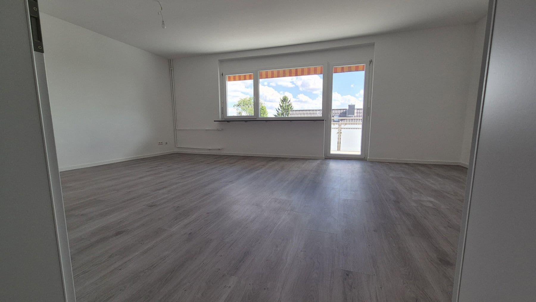 Pronájem bytu 4+1 119 m², Seehofstrasse 3, Lorsch, Hessen Pronájem bytu 4+1 119 m², Seehofstrasse 3, Lorsch, Hessen