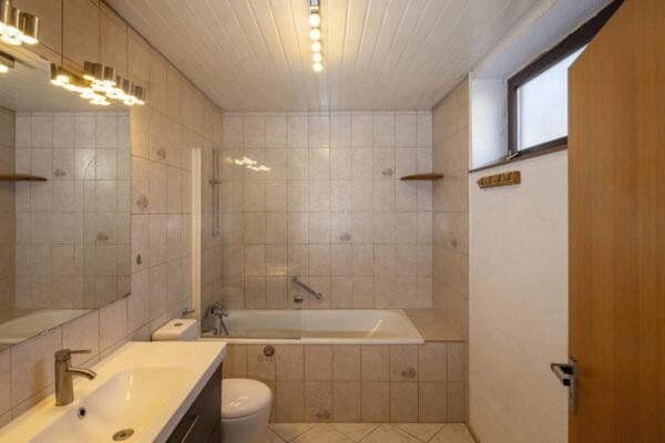 Prodej domu 260 m², pozemek 2.258 m², Gundelsheim, Bádensko-Württembersko Prodej domu 260 m², pozemek 2.258 m², Gundelsheim, Bádensko-Württembersko