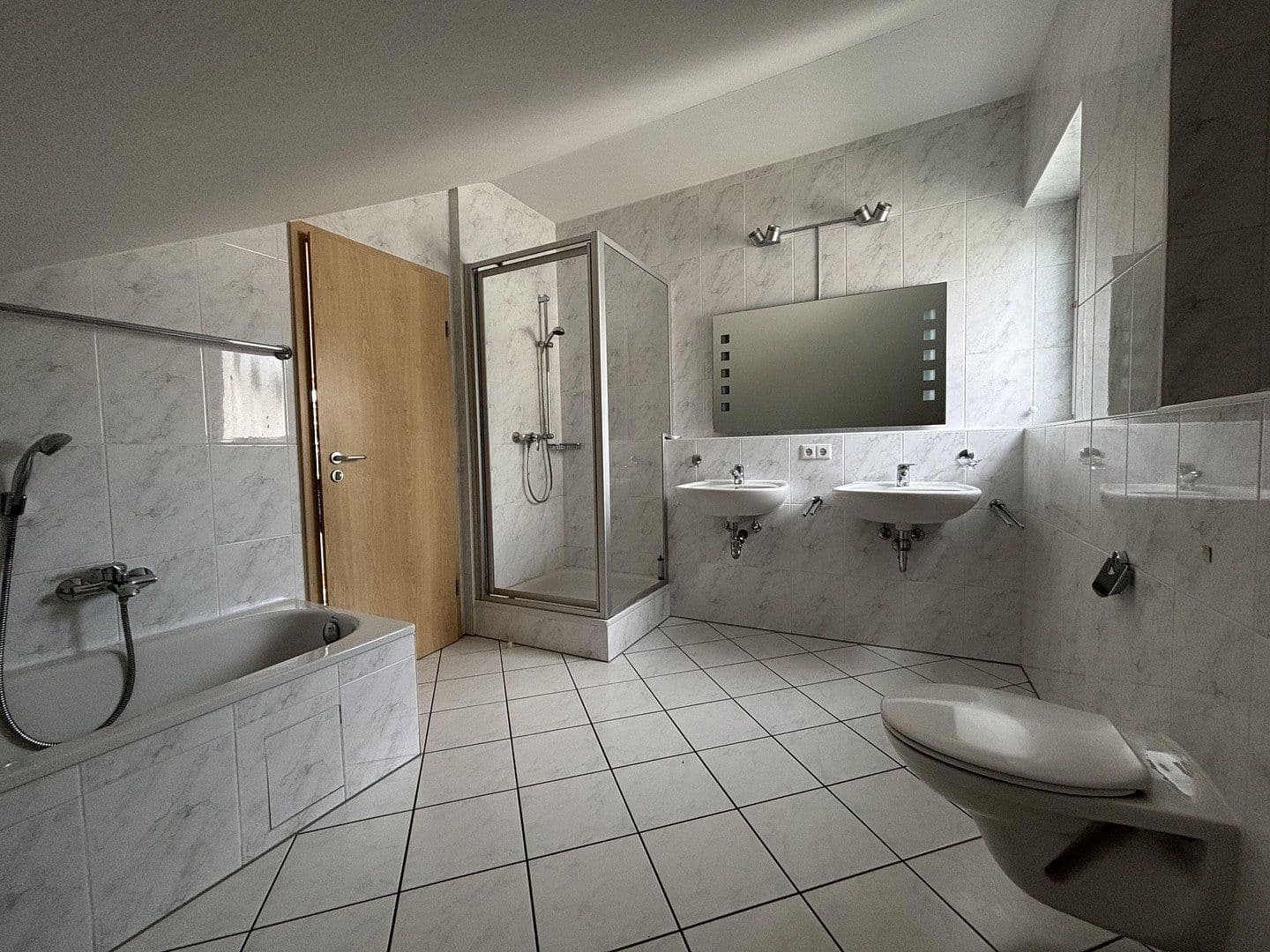 Prodej domu 120 m², pozemek 230 m², Friolzheim, Bádensko-Württembersko Prodej domu 120 m², pozemek 230 m², Friolzheim, Bádensko-Württembersko