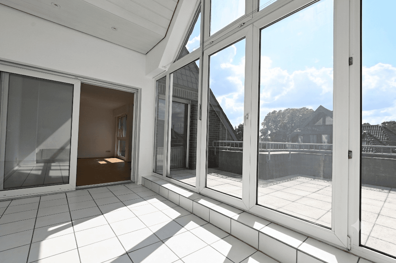 Pronájem bytu 3+1 110 m², Frankfurter Str. 214, Köln, Severní Porýní-Vestfálsko Pronájem bytu 3+1 110 m², Frankfurter Str. 214, Köln, Severní Porýní-Vestfálsko