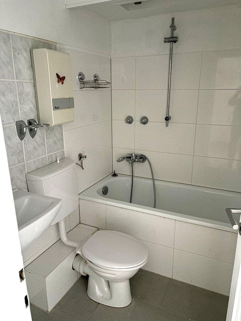 Pronájem bytu 3+1 56 m², Nordstrasse 42, Velbert, Severní Porýní-Vestfálsko Pronájem bytu 3+1 56 m², Nordstrasse 42, Velbert, Severní Porýní-Vestfálsko