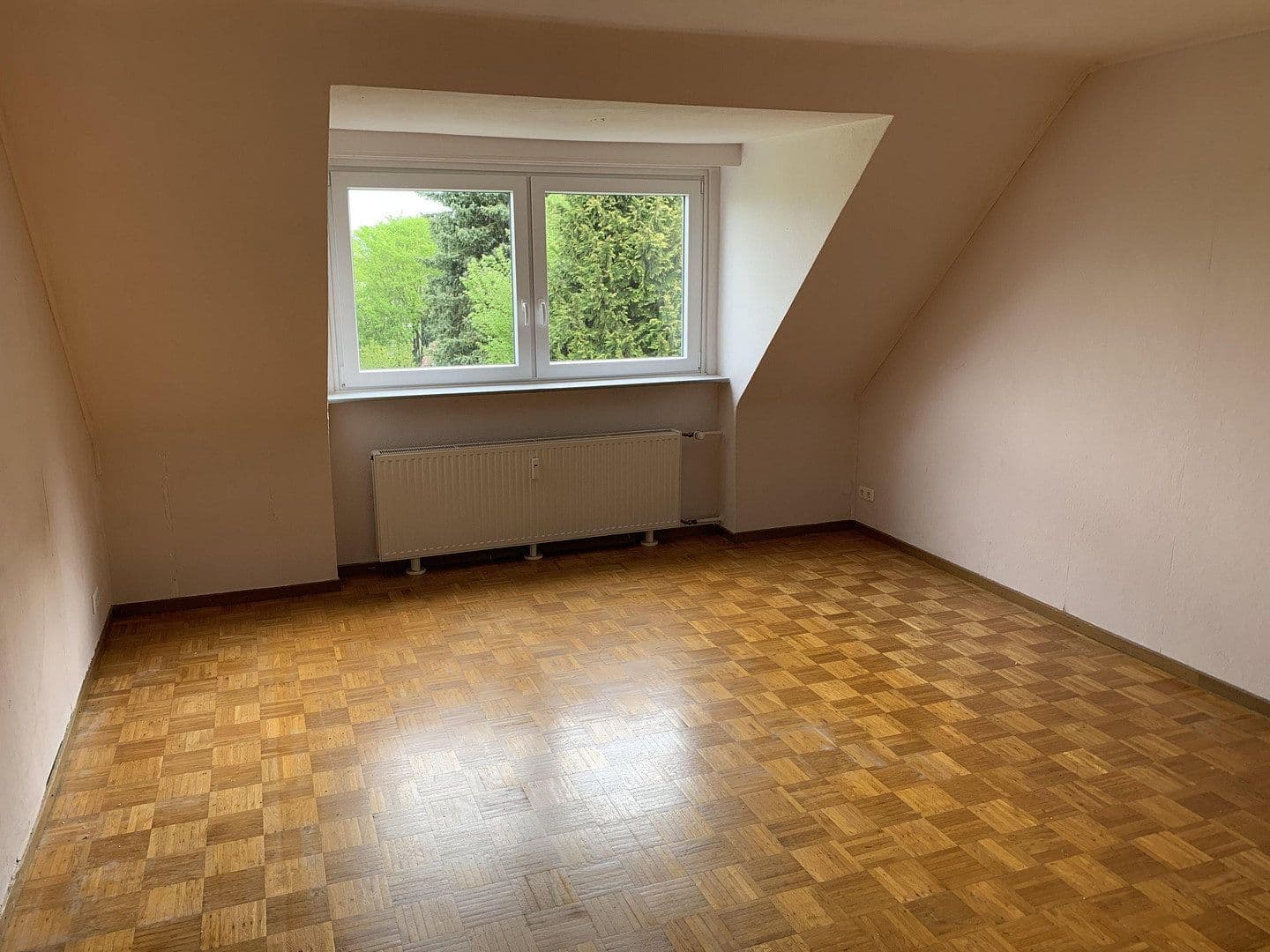 Pronájem bytu 3+kk 73 m², Von-Ossietzky-Ring 15, Essen, Severní Porýní-Vestfálsko Pronájem bytu 3+kk 73 m², Von-Ossietzky-Ring 15, Essen, Severní Porýní-Vestfálsko