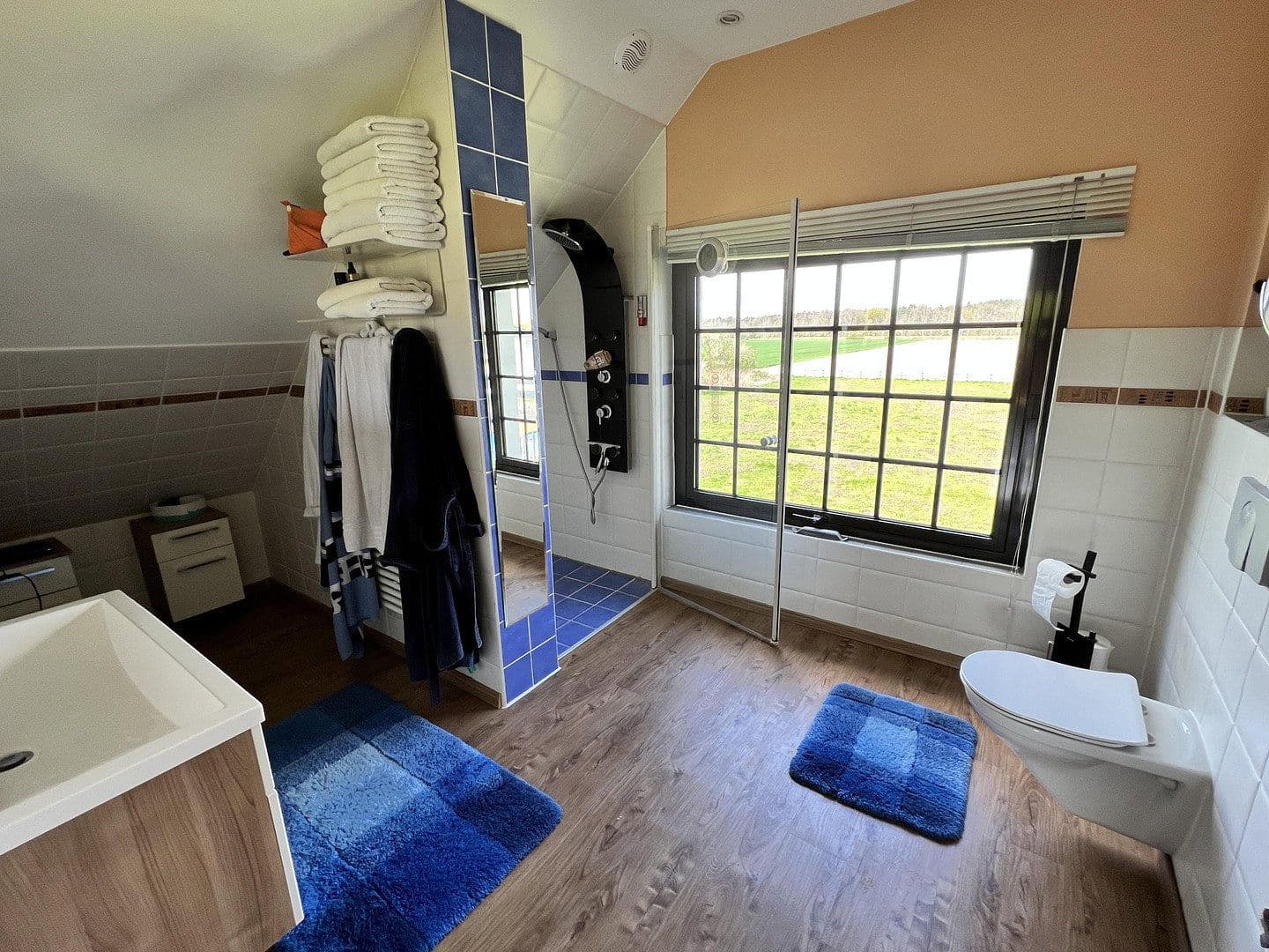 Prodej domu 420 m², pozemek 6.978 m², Kremmen, Braniborsko Prodej domu 420 m², pozemek 6.978 m², Kremmen, Braniborsko