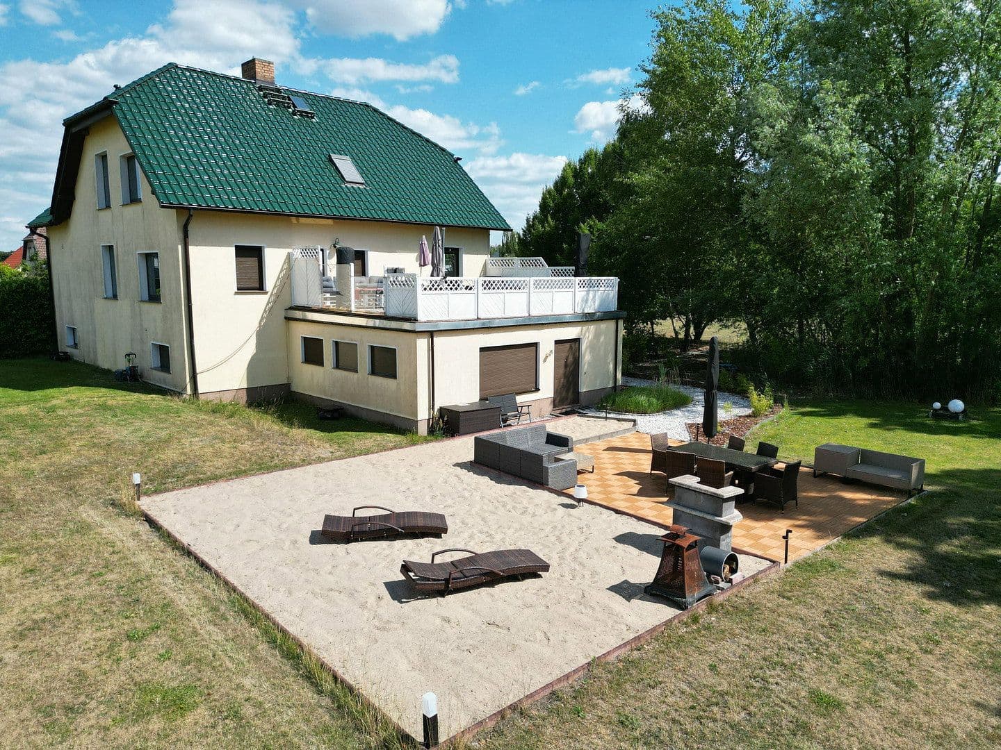 Prodej domu 420 m², pozemek 6.978 m², Kremmen, Braniborsko Prodej domu 420 m², pozemek 6.978 m², Kremmen, Braniborsko