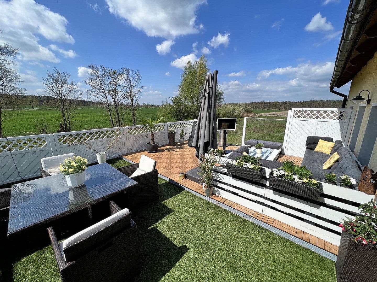 Prodej domu 420 m², pozemek 6.978 m², Kremmen, Braniborsko Prodej domu 420 m², pozemek 6.978 m², Kremmen, Braniborsko