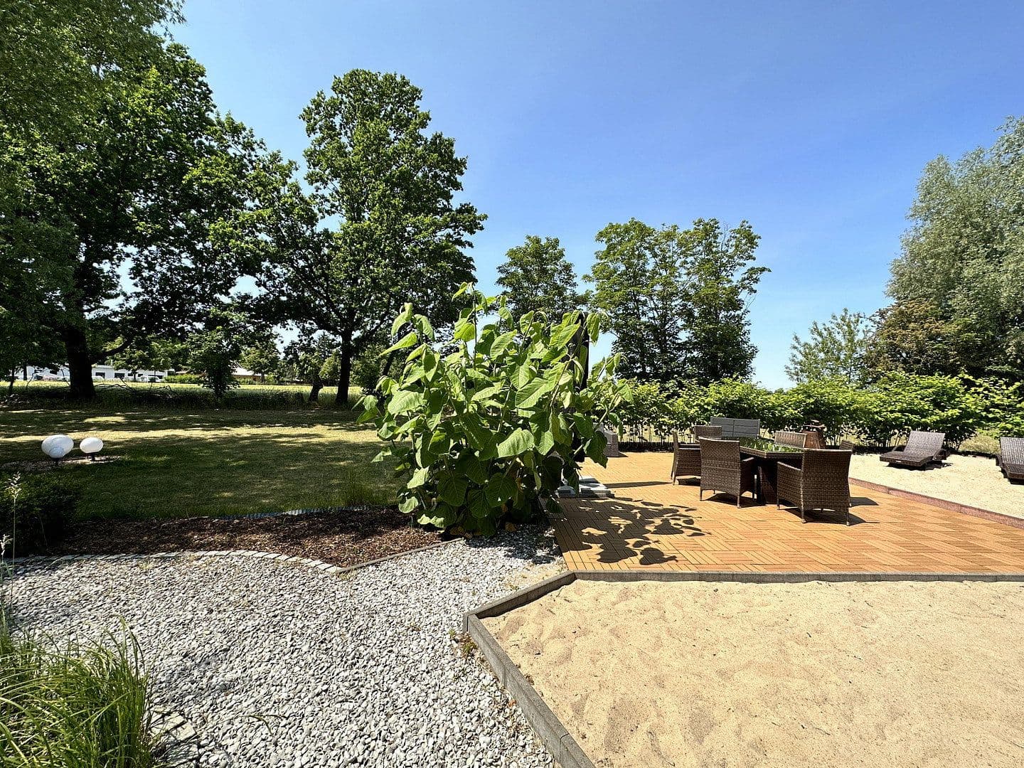 Prodej domu 420 m², pozemek 6.978 m², Kremmen, Braniborsko Prodej domu 420 m², pozemek 6.978 m², Kremmen, Braniborsko