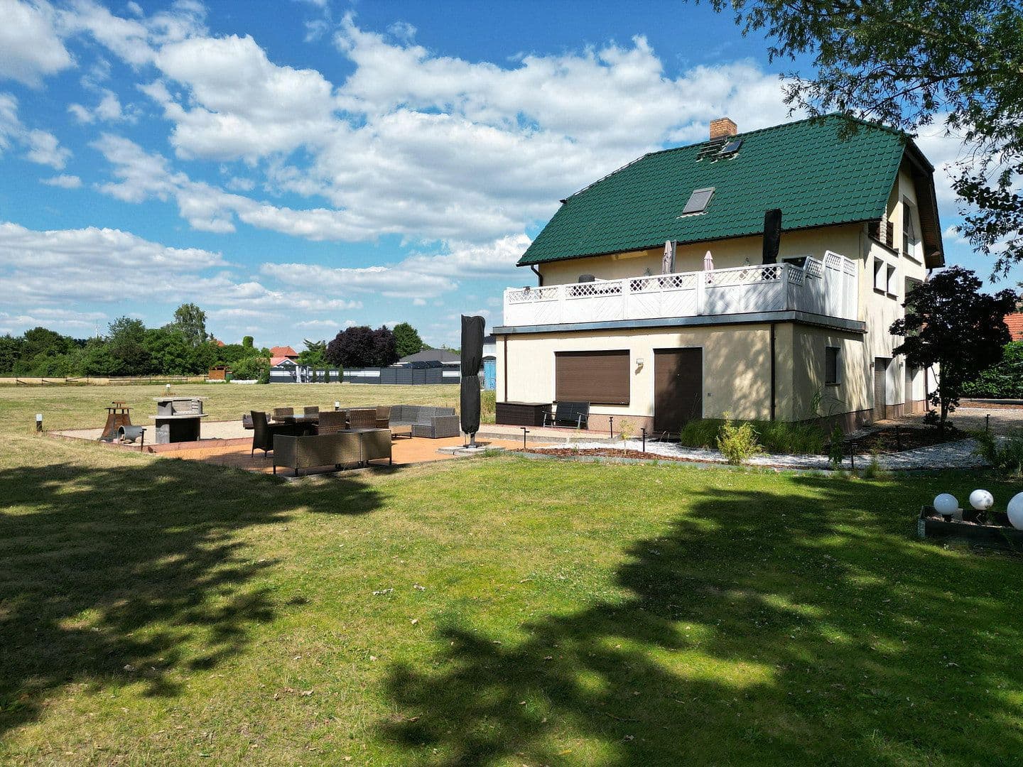 Prodej domu 420 m², pozemek 6.978 m², Kremmen, Braniborsko Prodej domu 420 m², pozemek 6.978 m², Kremmen, Braniborsko