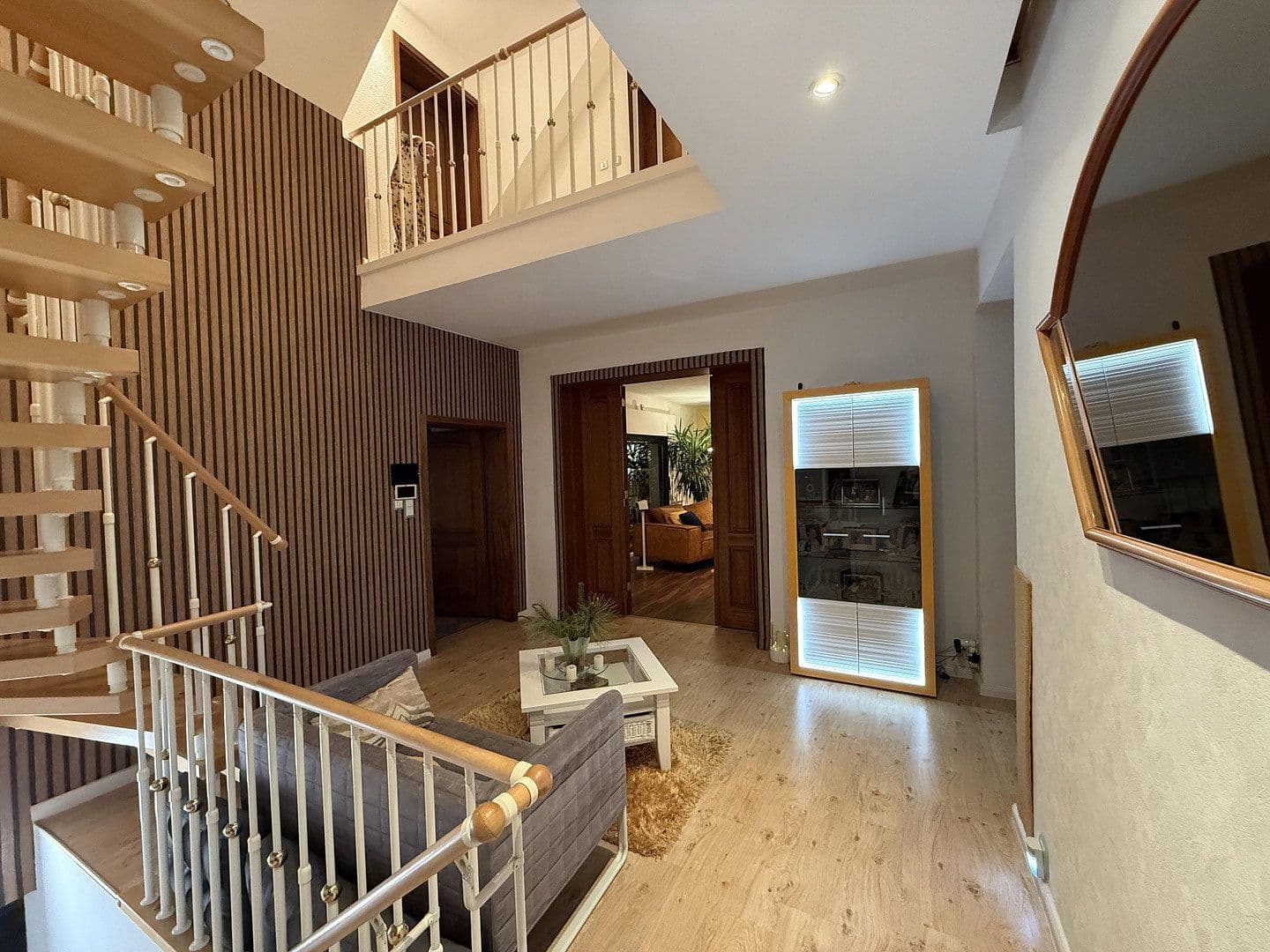 Prodej domu 420 m², pozemek 6.978 m², Kremmen, Braniborsko Prodej domu 420 m², pozemek 6.978 m², Kremmen, Braniborsko