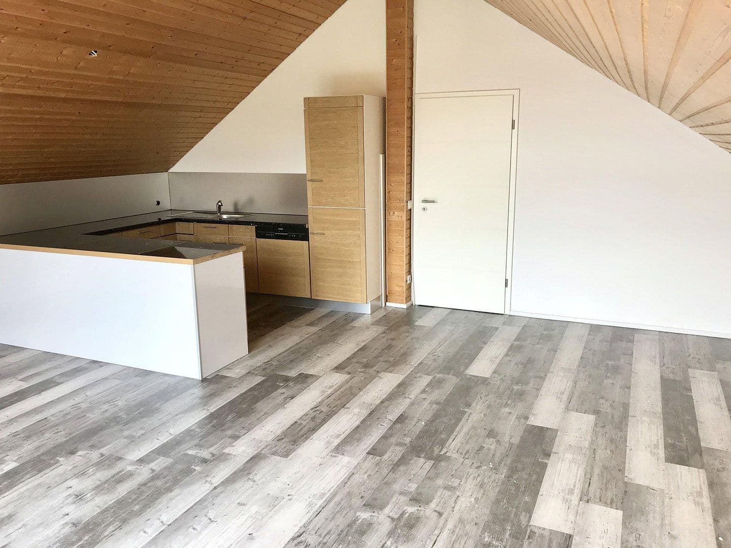 Pronájem bytu 3+1 60 m², Albstadt, Bádensko-Württembersko Pronájem bytu 3+1 60 m², Albstadt, Bádensko-Württembersko