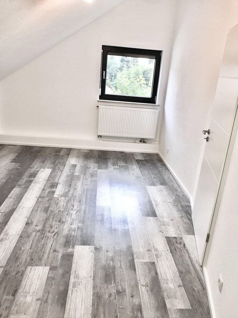 Pronájem bytu 3+1 60 m², Albstadt, Bádensko-Württembersko Pronájem bytu 3+1 60 m², Albstadt, Bádensko-Württembersko