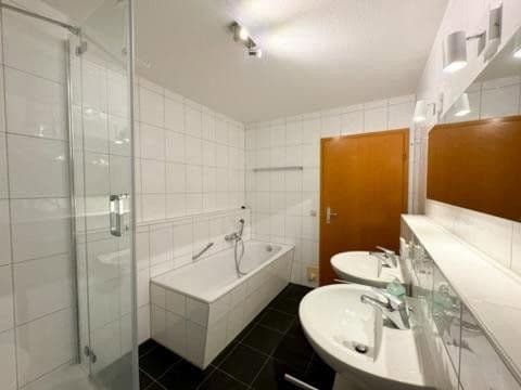 Pronájem bytu 7+1 12 m², Hasengraten 17, Leinfelden-Echterdingen, Bádensko-Württembersko Pronájem bytu 7+1 12 m², Hasengraten 17, Leinfelden-Echterdingen, Bádensko-Württembersko