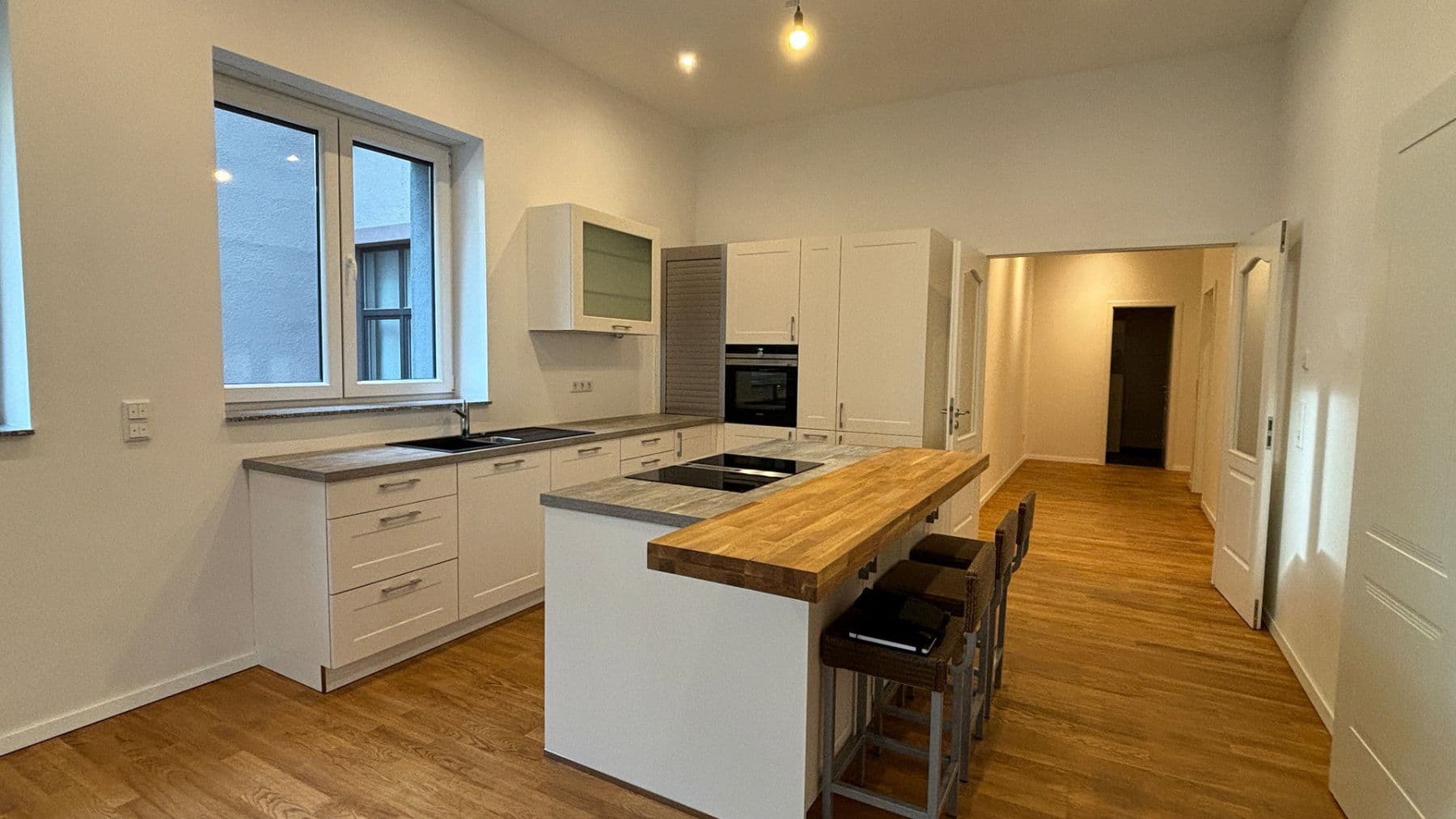 Pronájem bytu 3+kk 114 m², Frankfurt am Main, Hessen Pronájem bytu 3+kk 114 m², Frankfurt am Main, Hessen