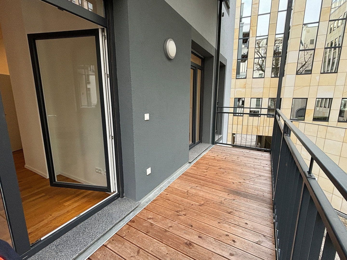 Pronájem bytu 3+kk 114 m², Frankfurt am Main, Hessen Pronájem bytu 3+kk 114 m², Frankfurt am Main, Hessen