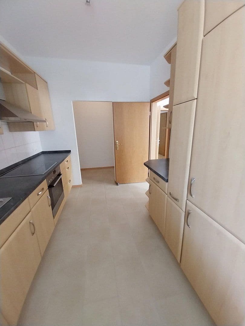 Pronájem bytu 4+1 145 m², Rosenbergstraße 37 A, Stuttgart, Bádensko-Württembersko Pronájem bytu 4+1 145 m², Rosenbergstraße 37 A, Stuttgart, Bádensko-Württembersko