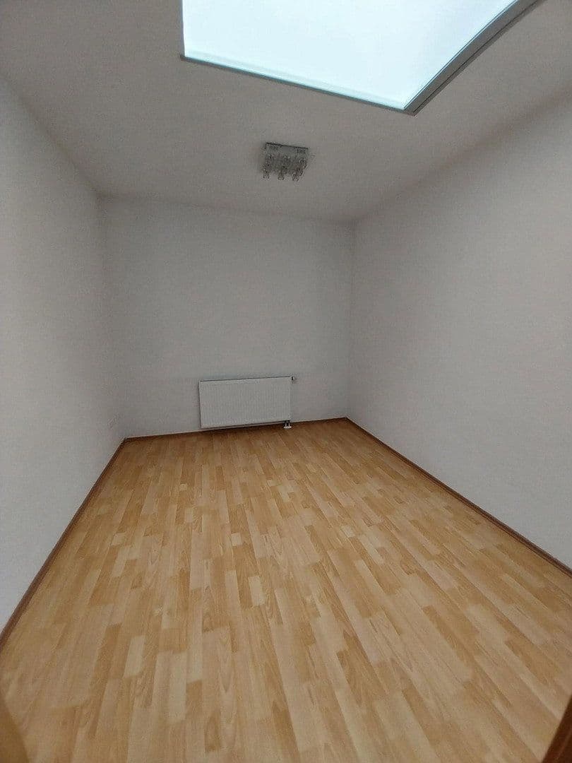 Pronájem bytu 4+1 145 m², Rosenbergstraße 37 A, Stuttgart, Bádensko-Württembersko Pronájem bytu 4+1 145 m², Rosenbergstraße 37 A, Stuttgart, Bádensko-Württembersko