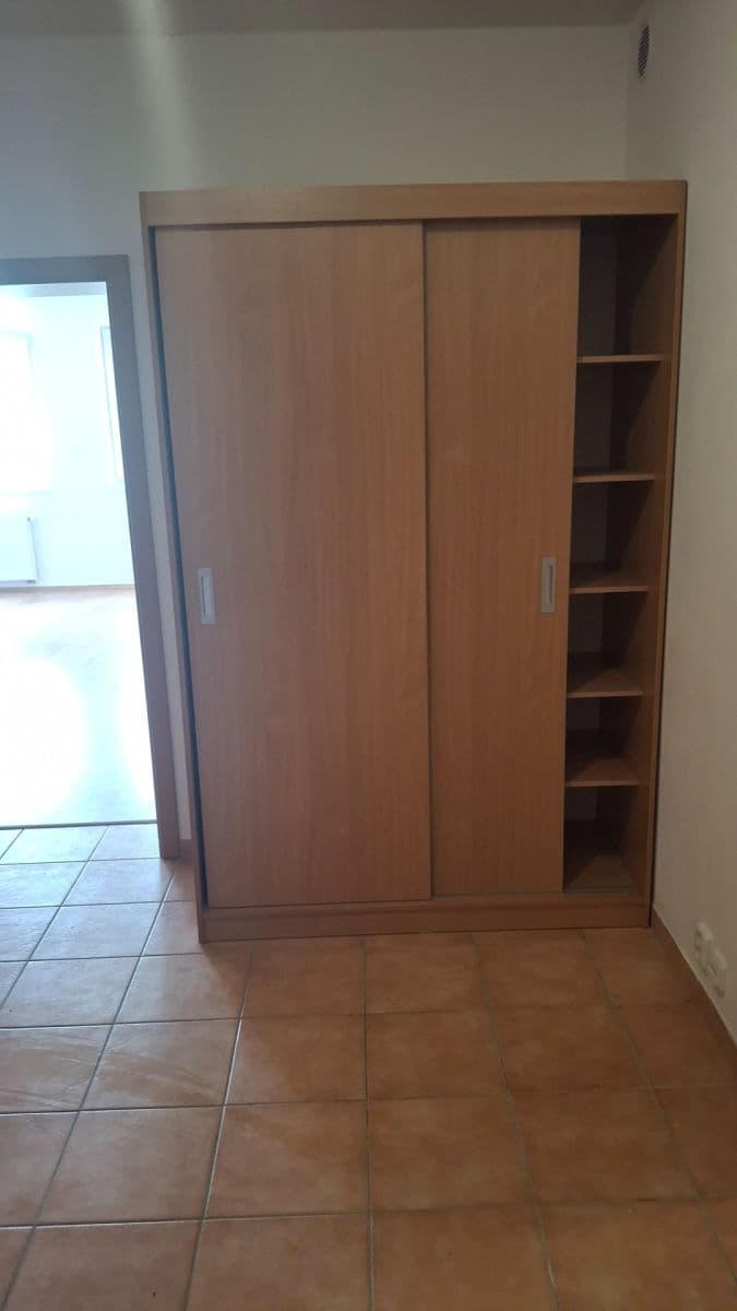 Pronájem bytu 1+kk 50 m², Platanová, Litoměřice, Ústecký kraj Pronájem bytu 1+kk 50 m², Platanová, Litoměřice, Ústecký kraj