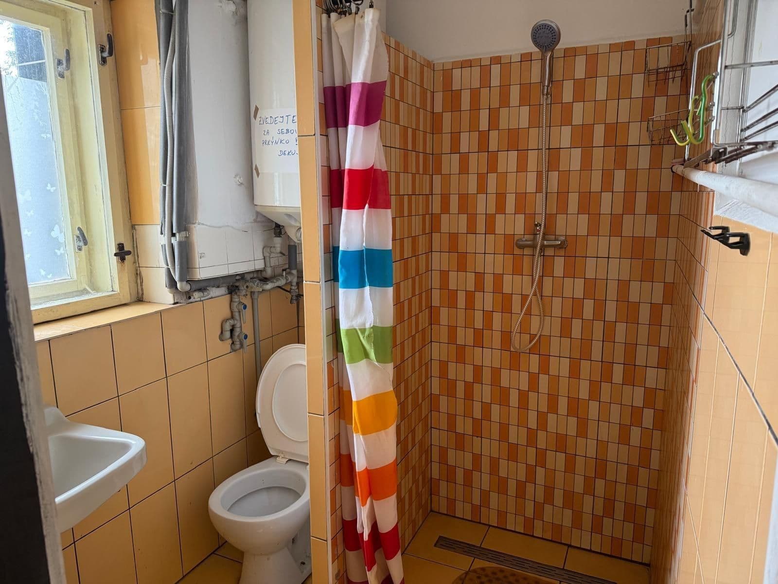 Pronájem bytu 1+kk 20 m², Křešínská, Praha, Praha Pronájem bytu 1+kk 20 m², Křešínská, Praha, Praha