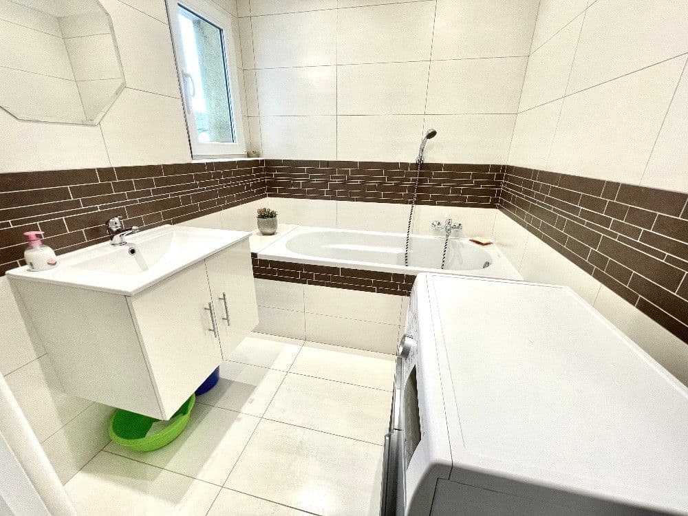 Pronájem bytu 1+kk 35 m², Limuzská, Praha, Praha Pronájem bytu 1+kk 35 m², Limuzská, Praha, Praha