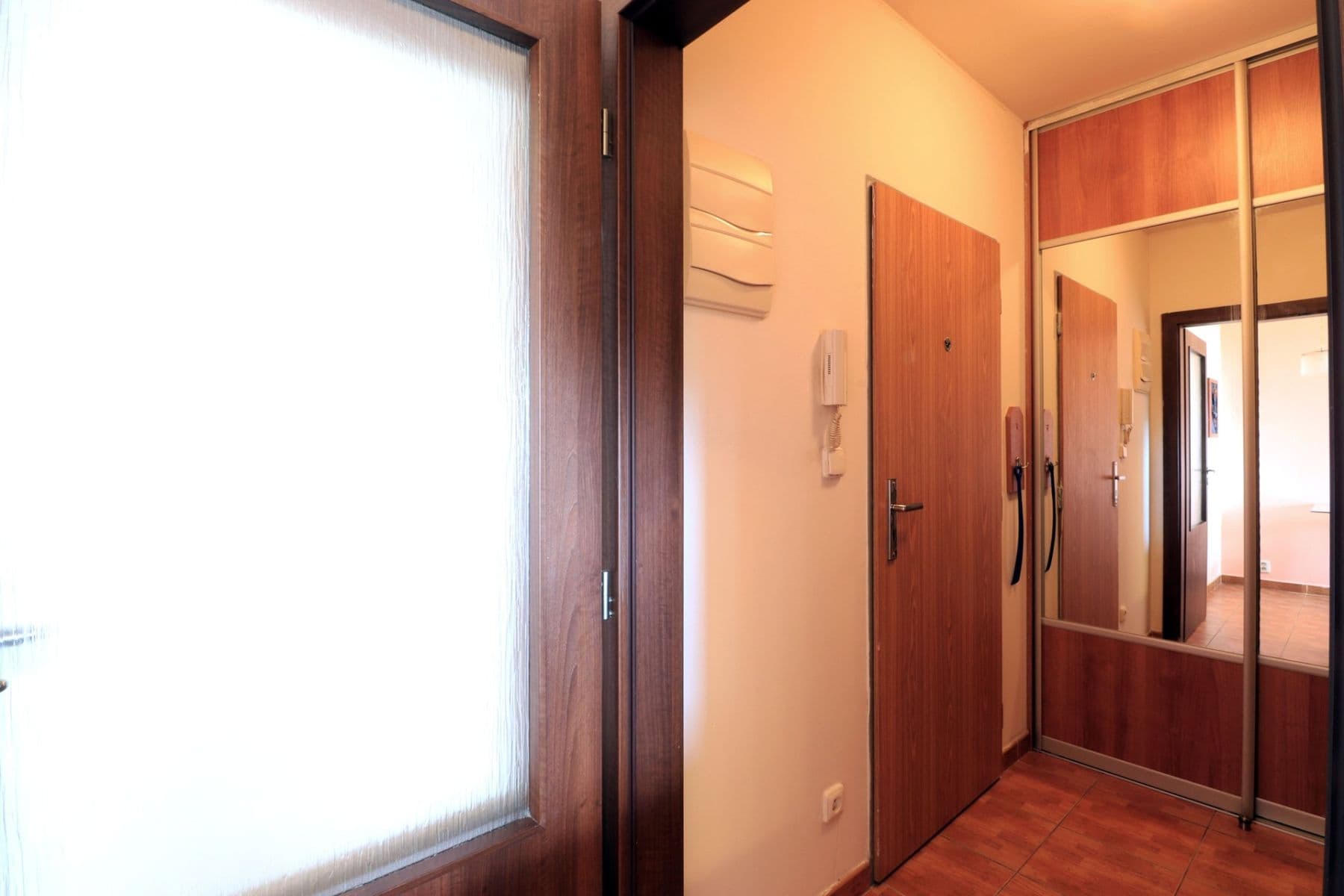 Pronájem bytu 1+kk 32 m², V Honech, Klecany, Středočeský kraj Pronájem bytu 1+kk 32 m², V Honech, Klecany, Středočeský kraj
