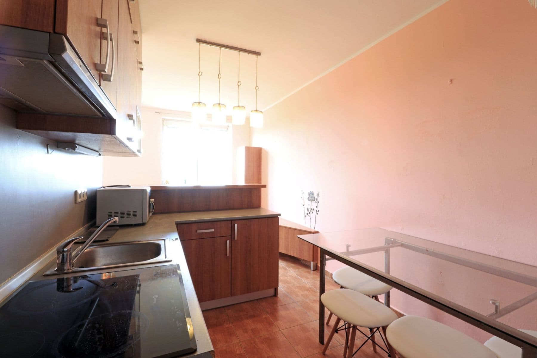 Pronájem bytu 1+kk 32 m², V Honech, Klecany, Středočeský kraj Pronájem bytu 1+kk 32 m², V Honech, Klecany, Středočeský kraj
