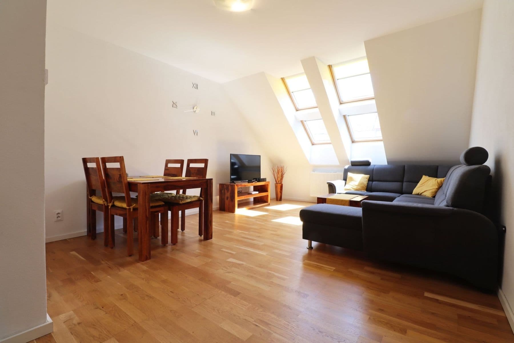 Pronájem bytu 2+kk 55 m², Hájkova, Praha, Praha Pronájem bytu 2+kk 55 m², Hájkova, Praha, Praha