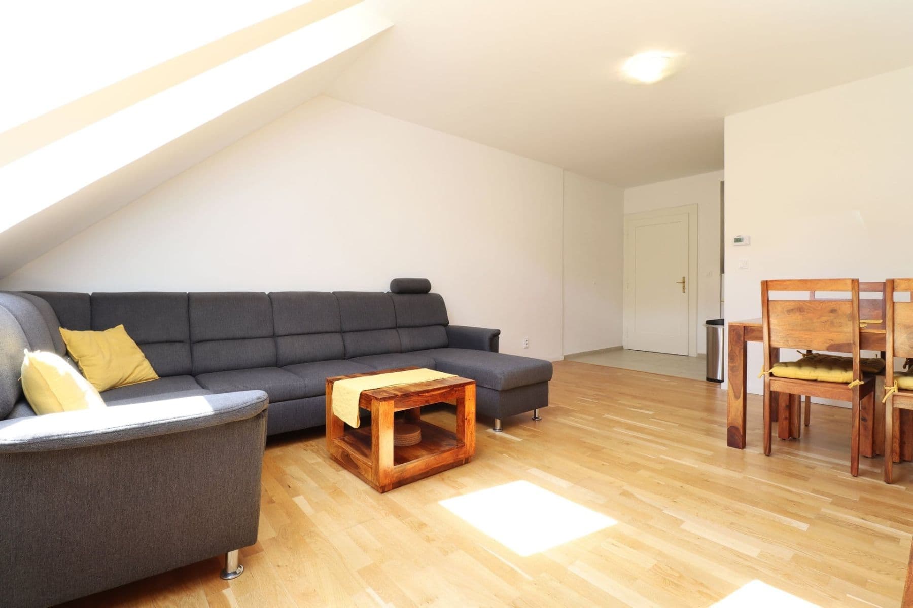 Pronájem bytu 2+kk 55 m², Hájkova, Praha, Praha Pronájem bytu 2+kk 55 m², Hájkova, Praha, Praha