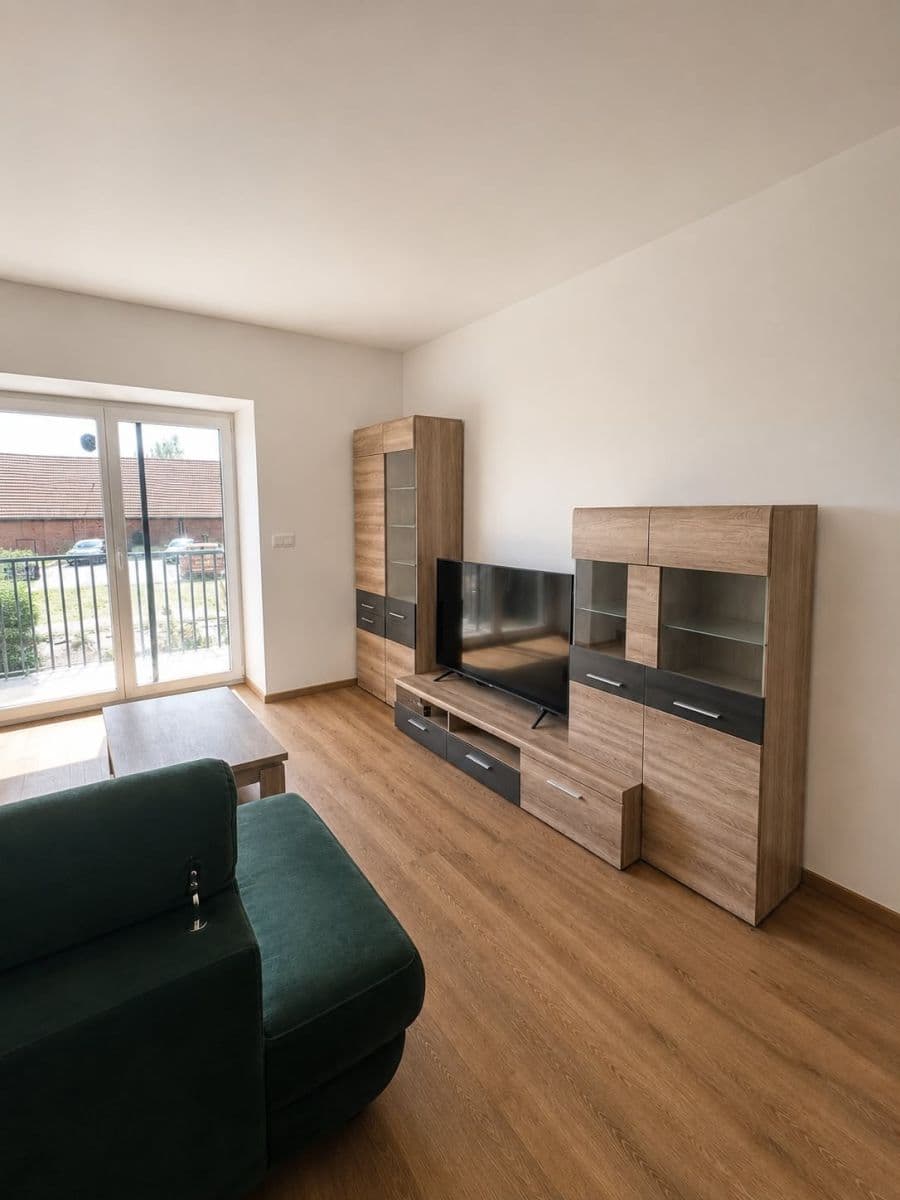 Pronájem bytu 2+kk 56 m², Rostěnice-Zvonovice, Jihomoravský kraj Pronájem bytu 2+kk 56 m², Rostěnice-Zvonovice, Jihomoravský kraj