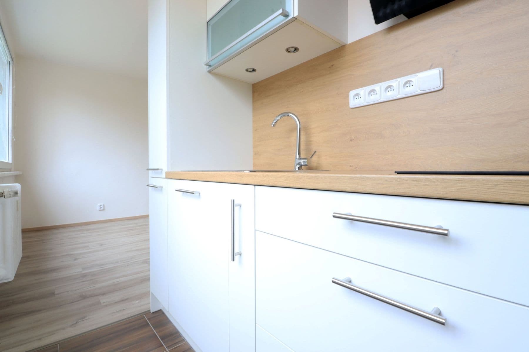 Pronájem bytu 1+kk 27 m², Ostravská, Kladno, Středočeský kraj Pronájem bytu 1+kk 27 m², Ostravská, Kladno, Středočeský kraj