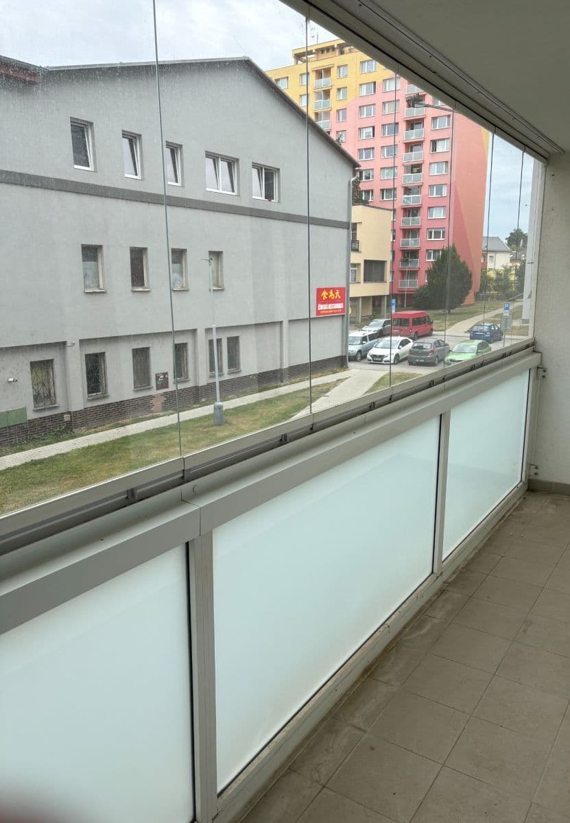 Prodej bytu 2+kk 40 m², sídl. Hůrka, Kralupy nad Vltavou, Středočeský kraj Prodej bytu 2+kk 40 m², sídl. Hůrka, Kralupy nad Vltavou, Středočeský kraj