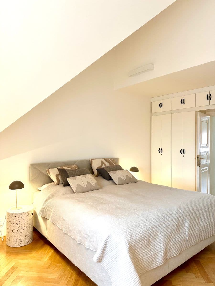 Pronájem bytu 3+1 144 m², Benešovská, Praha, Praha Pronájem bytu 3+1 144 m², Benešovská, Praha, Praha