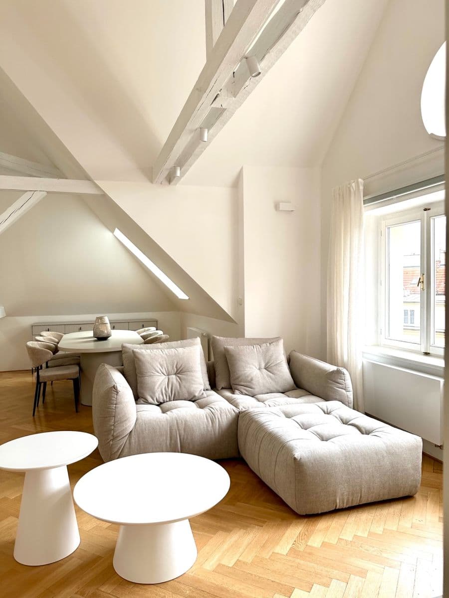 Pronájem bytu 3+1 144 m², Benešovská, Praha, Praha Pronájem bytu 3+1 144 m², Benešovská, Praha, Praha