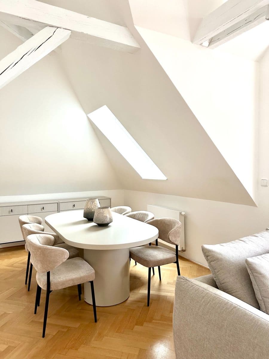 Pronájem bytu 3+1 144 m², Benešovská, Praha, Praha Pronájem bytu 3+1 144 m², Benešovská, Praha, Praha