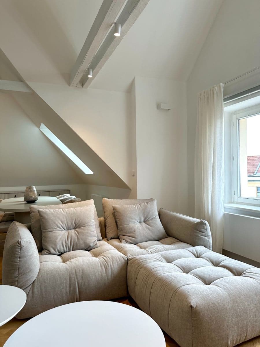 Pronájem bytu 3+1 144 m², Benešovská, Praha, Praha Pronájem bytu 3+1 144 m², Benešovská, Praha, Praha
