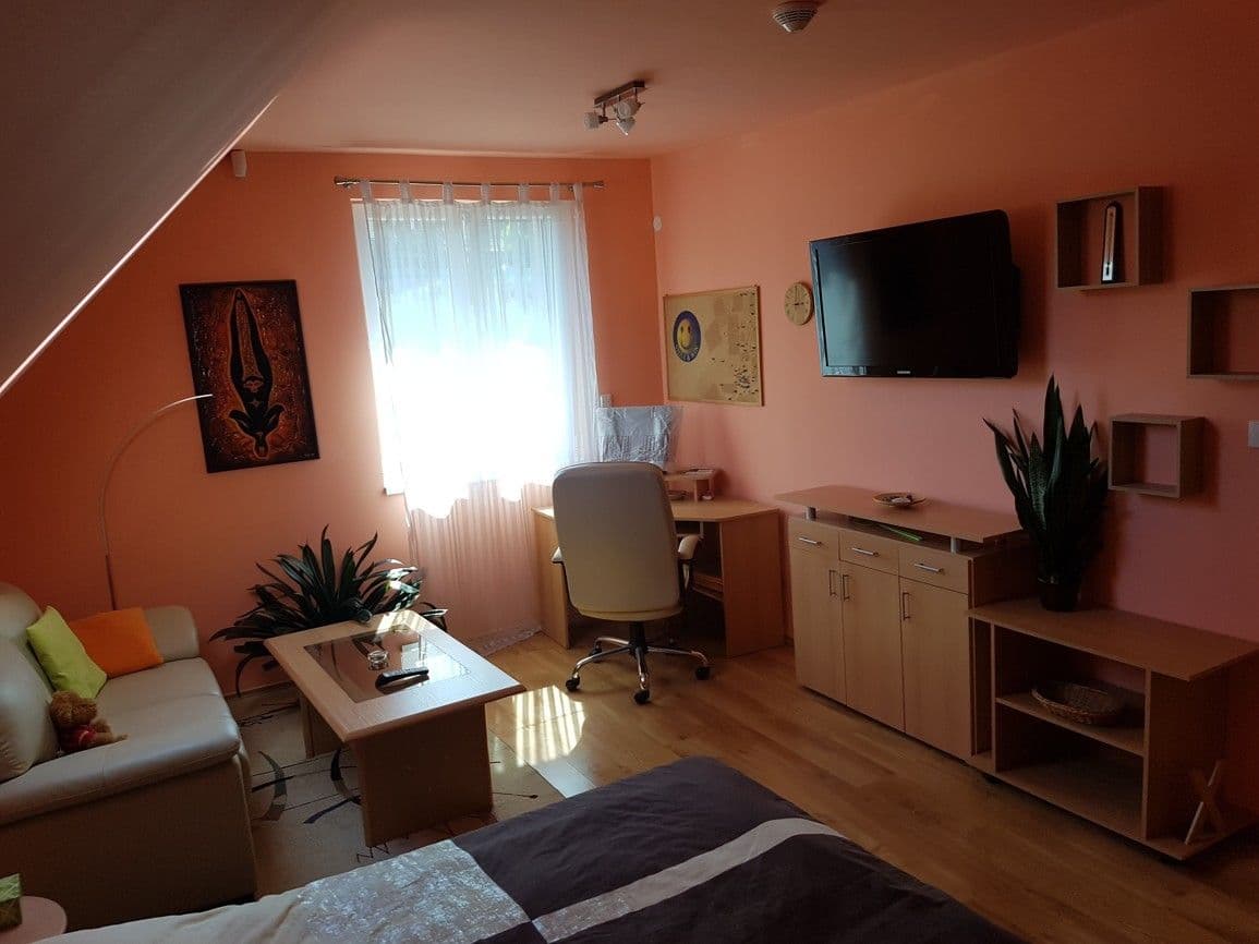 Pronájem bytu 3+kk 102 m², Mezouň, Středočeský kraj Pronájem bytu 3+kk 102 m², Mezouň, Středočeský kraj