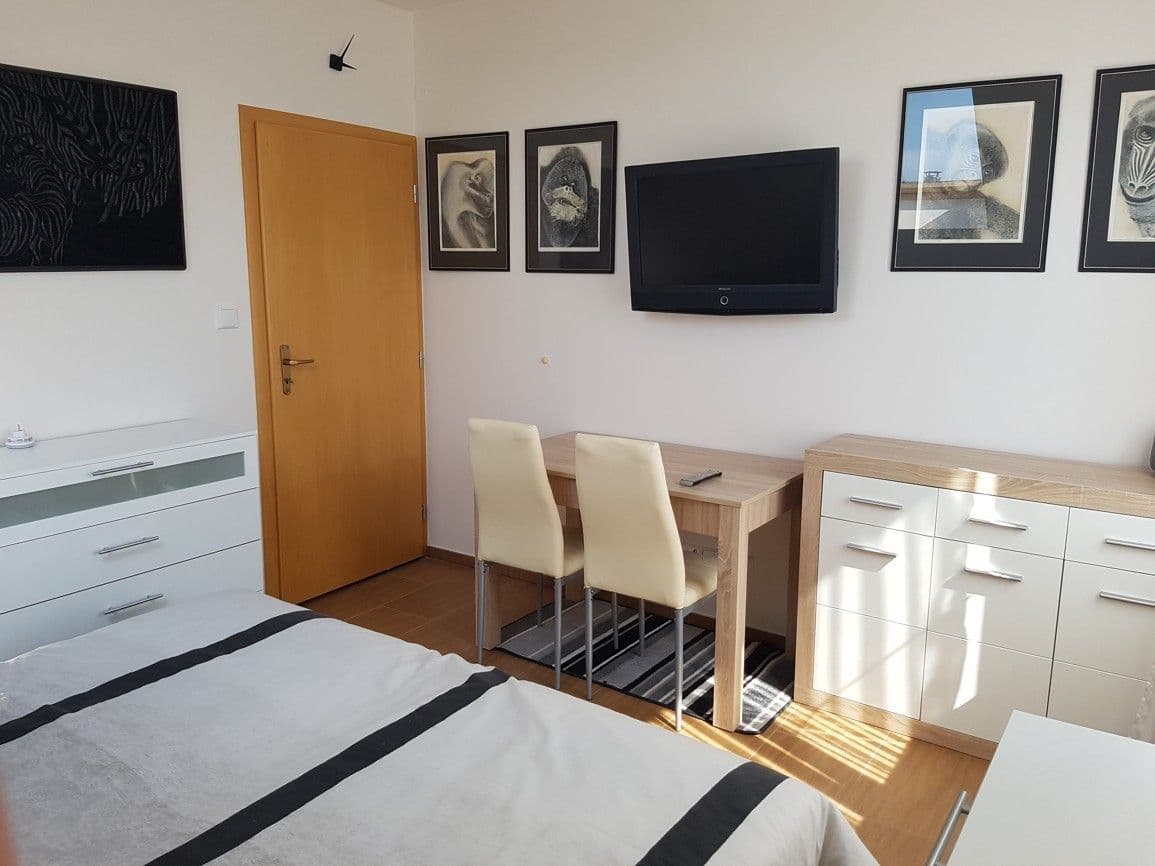 Pronájem bytu 3+kk 102 m², Mezouň, Středočeský kraj Pronájem bytu 3+kk 102 m², Mezouň, Středočeský kraj